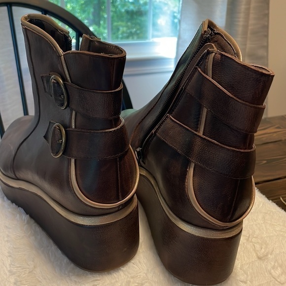 𝅺🦚Host Pick🦚Anthropologie Buckled Soft Leather Pointy Toe Ankle Bootie - Picture 3 of 10